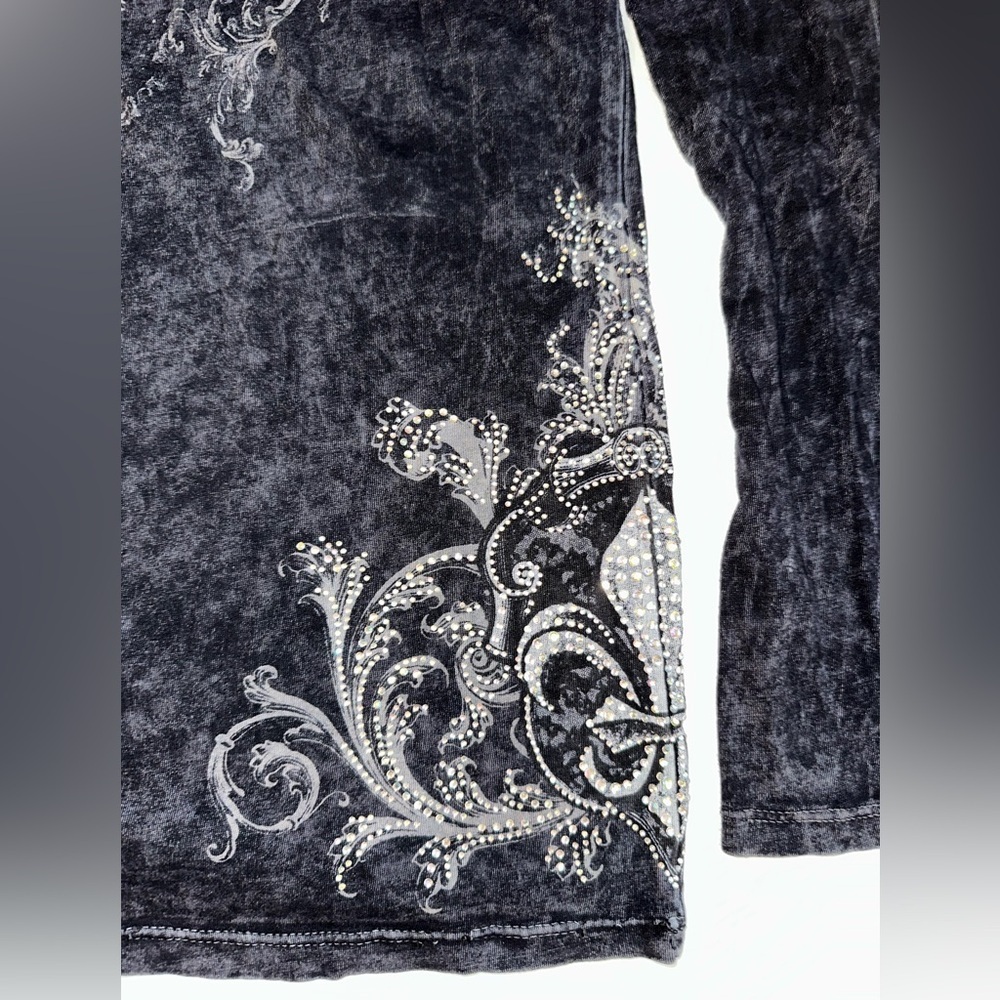 Vocal Women’s Long Sleeve Top Black Gray Fleur De Lis Embellished Made in USA - Picture 4 of 9